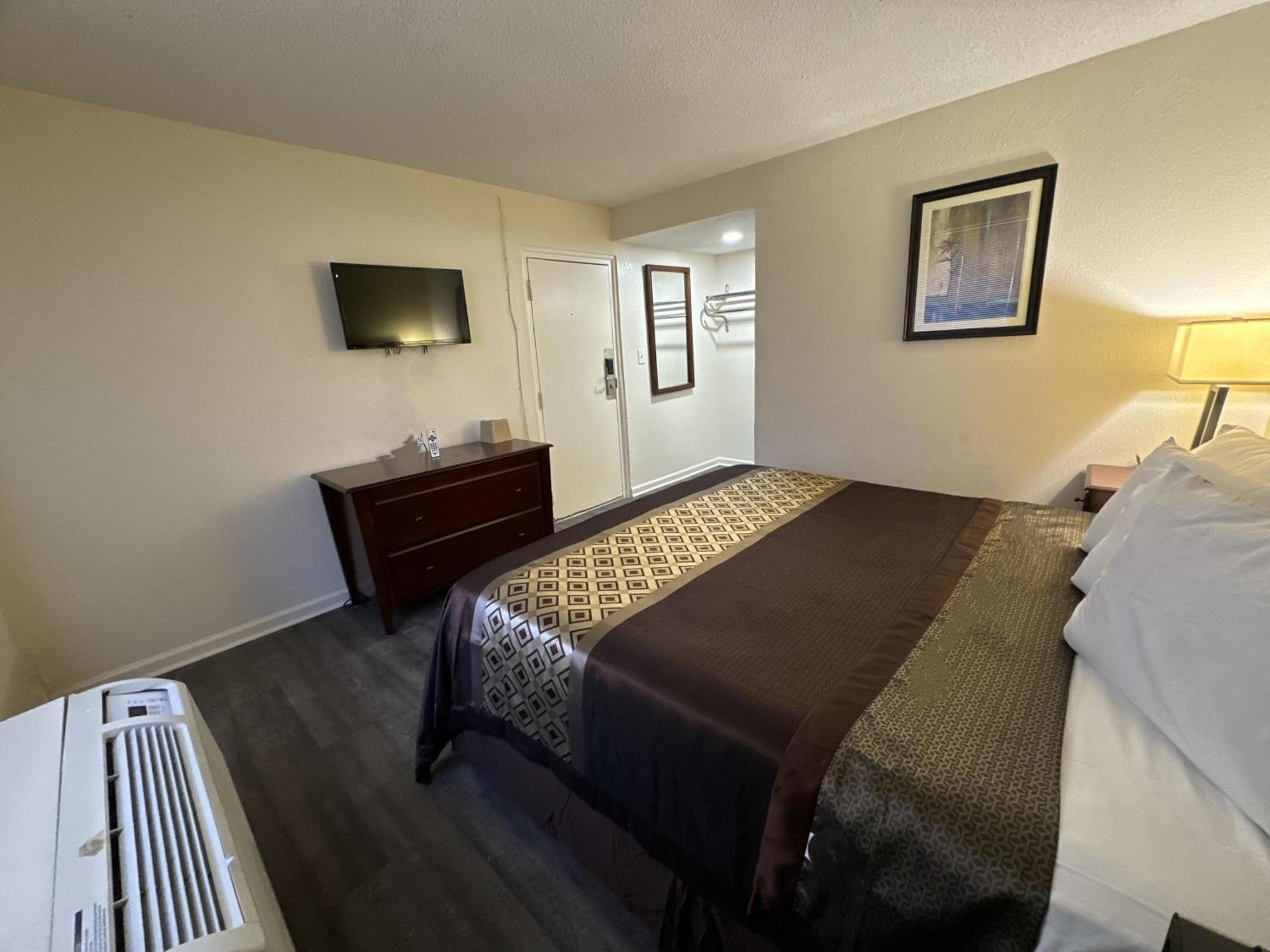 James River Inn & Suites Newport News Bagian luar foto